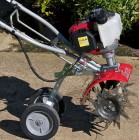 Zahradní robot nebo-li kultivátor, kypřič